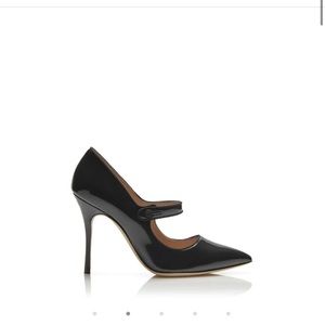 Manolo Blahnik Black Patent Leather Pointed Toe Pumps